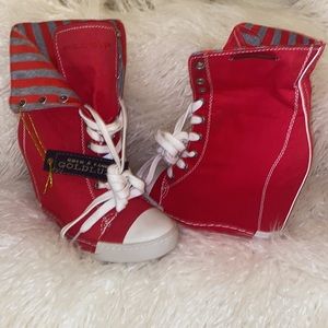 STYLISH Rock&Candy Red platform Sneakers. Red and White. SIZE: 6_ New with Tag.